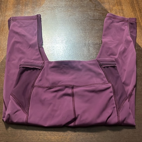 Lululemon crop legging - Picture 2 of 9